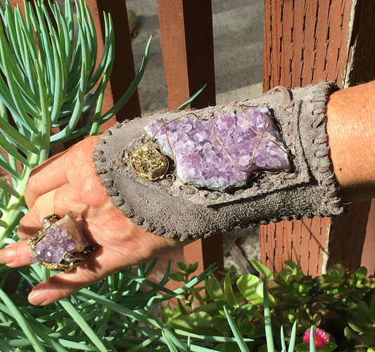 AMETHYST/LEATHER ARMBAND AND RING SET